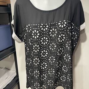 Chic Black and White Patterned Blouse